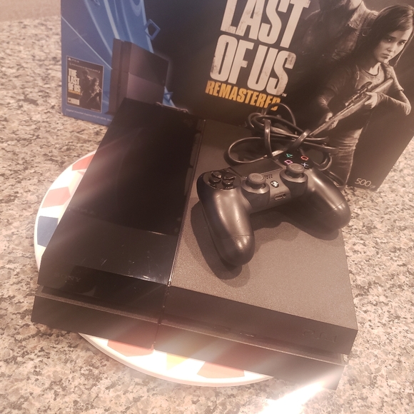 PS4 - Picture 3 of 3